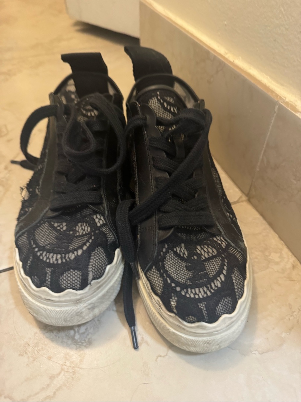 Chloé Black Lace-Overlay Low-Top Sneakers